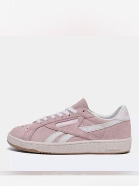 Reebok Club-C Light Pink Suede Sneakers Low-top Size 8 NWT ($70)